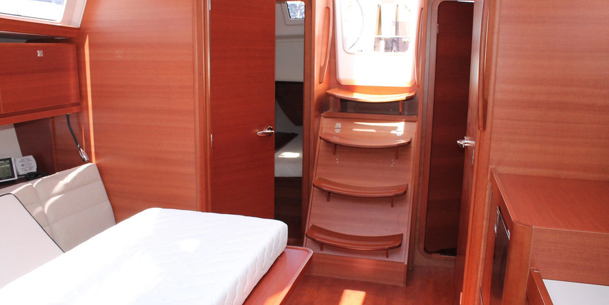 Dufour 382