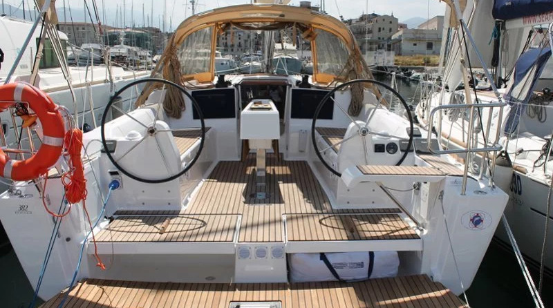 Dufour 382