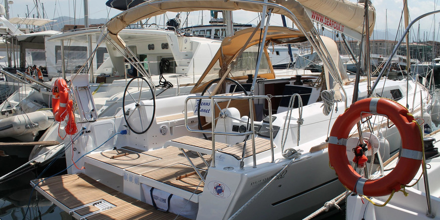 Dufour 382