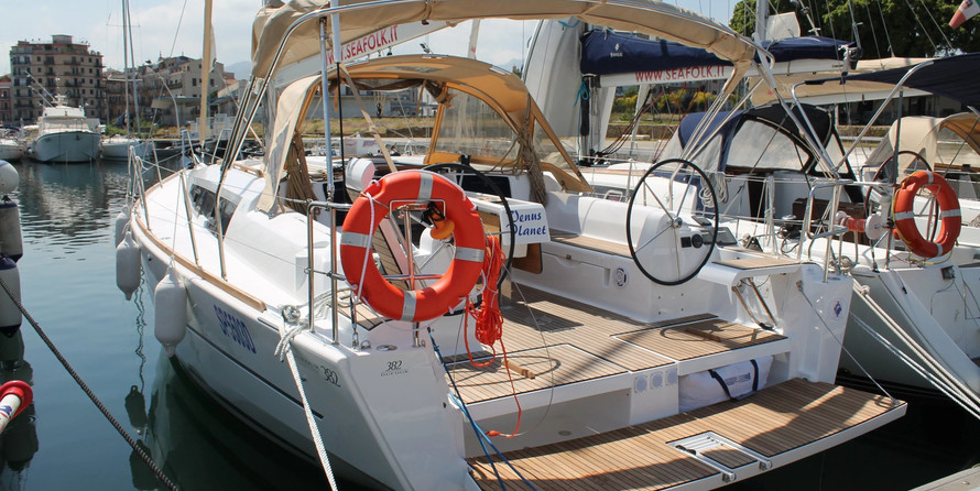 Dufour 382