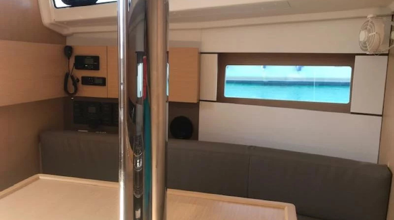 Beneteau Oceanis 38.1