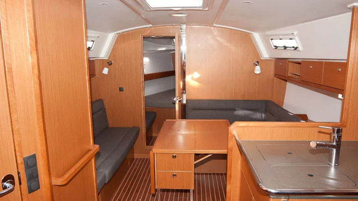 Bavaria Cruiser 36