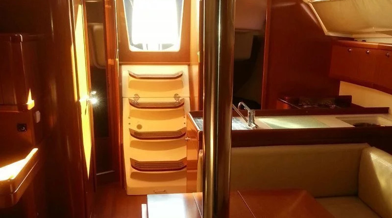 Beneteau Oceanis 37
