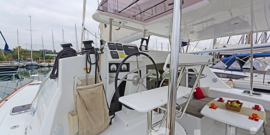 Lagoon 380 S2