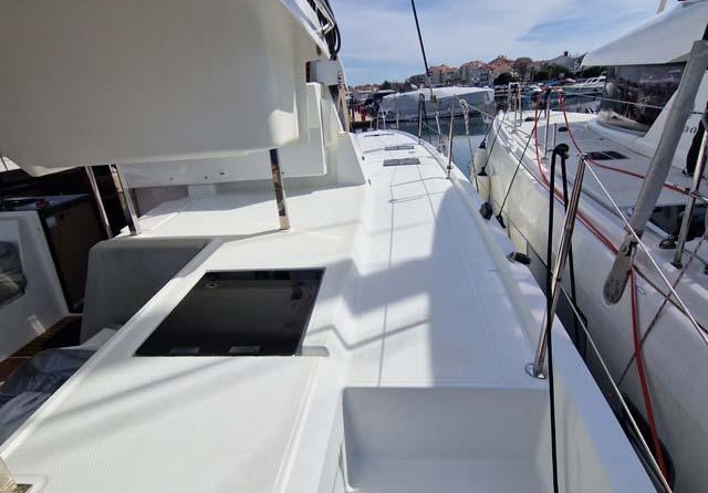 Fountaine Pajot Lucia 40