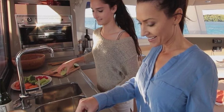 Fountaine Pajot Lucia 40