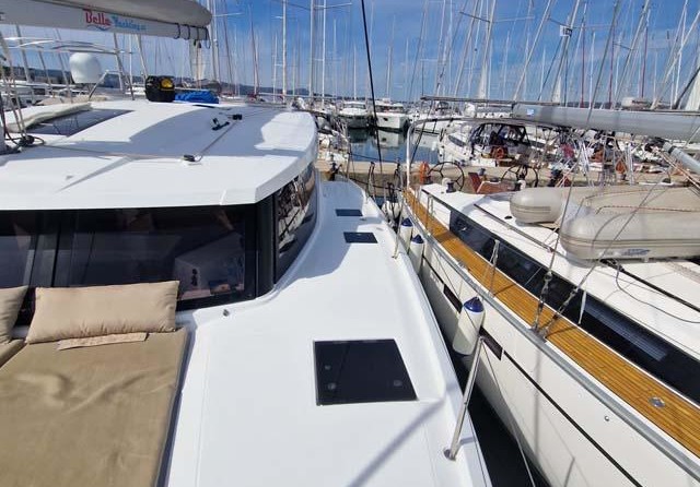 Fountaine Pajot Lucia 40