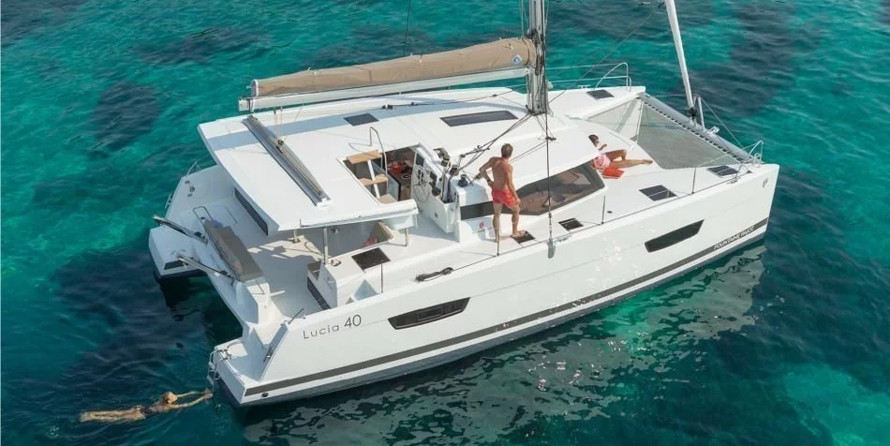 Fountaine Pajot Lucia 40