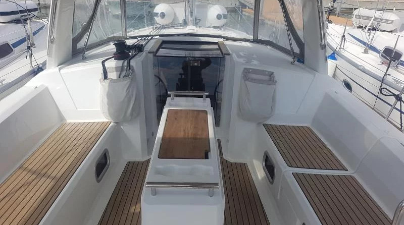 Beneteau Oceanis 38.1