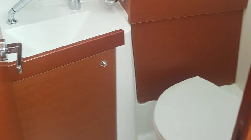 Beneteau Oceanis 38.1