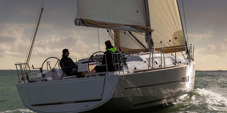 Dufour 382