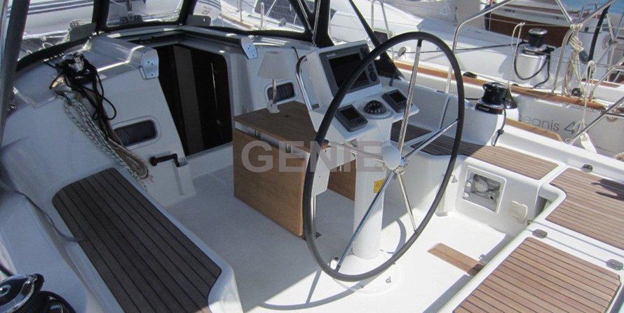 Beneteau Oceanis 37