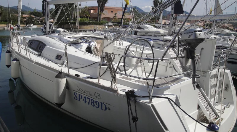 Beneteau Oceanis 43