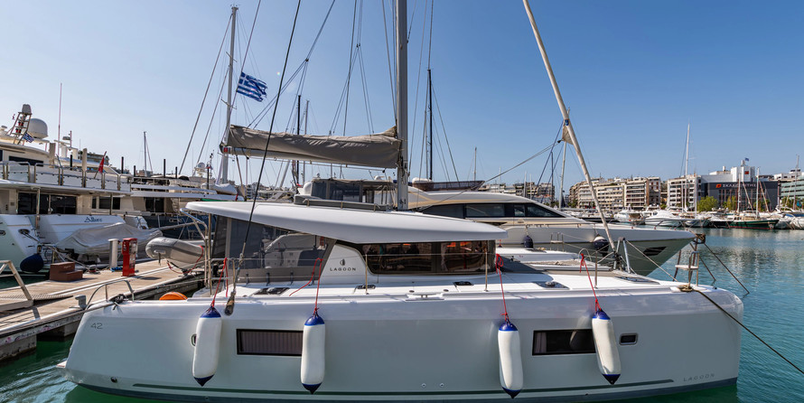 Lagoon 42
