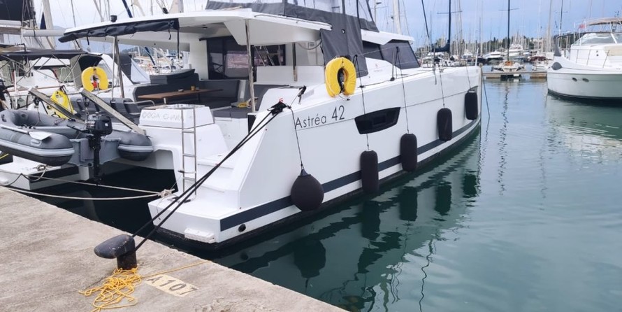 Fountaine Pajot Astréa 42