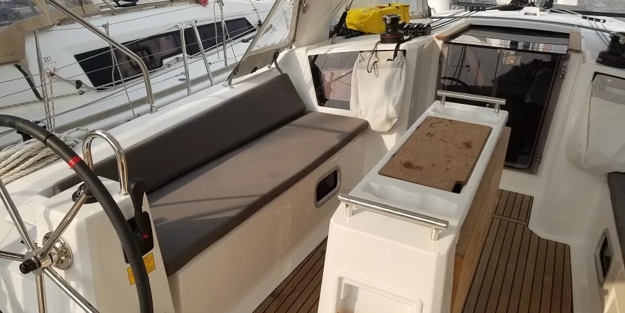 Beneteau Oceanis 38.1