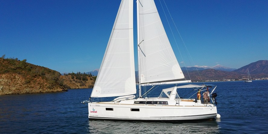 Beneteau Oceanis 38.1