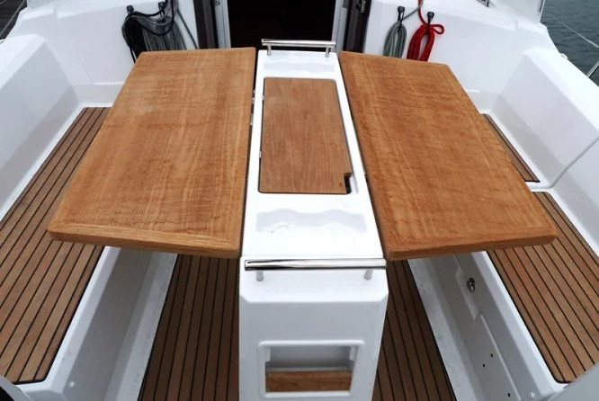 Beneteau Oceanis 38.1