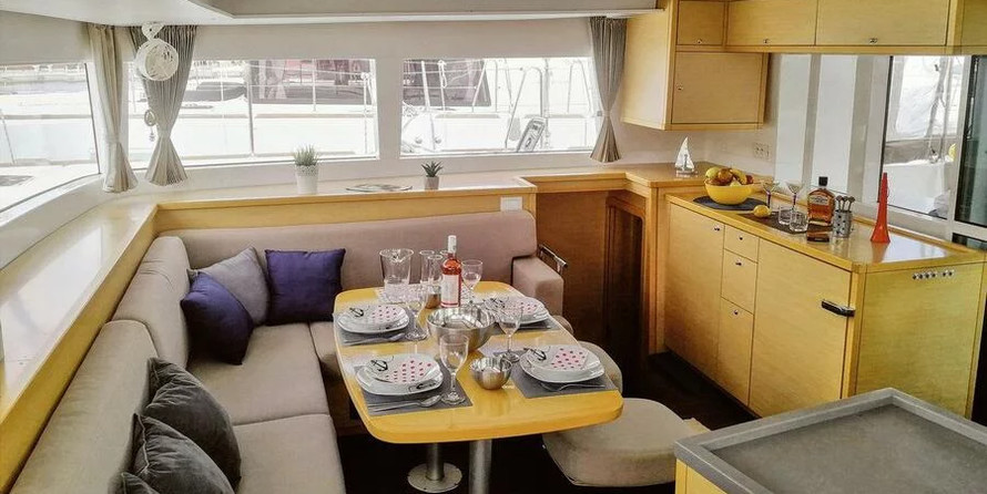 Lagoon 450 - 4 + 2 cab.