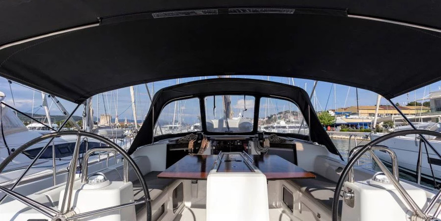 Dufour 460