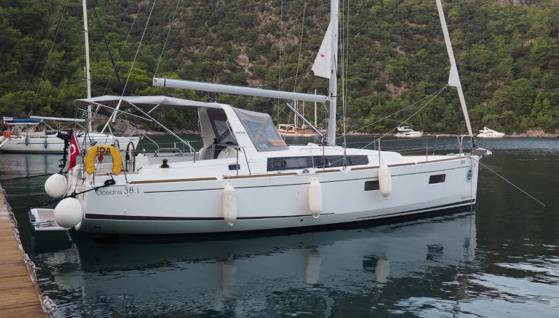 Beneteau Oceanis 38.1