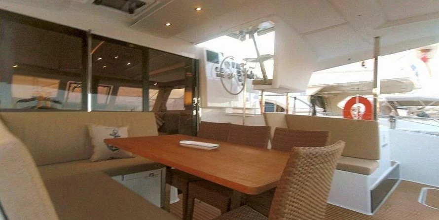 Fountaine Pajot Lucia 40