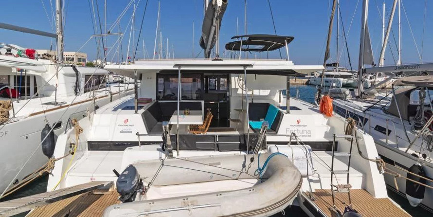 Fountaine Pajot Lucia 40