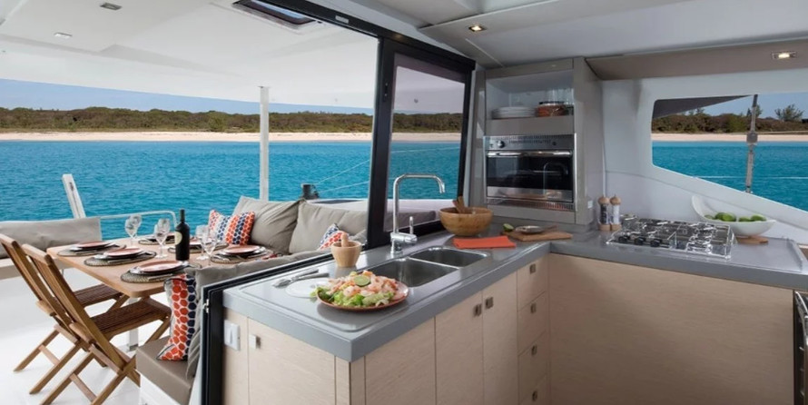 Fountaine Pajot Lucia 40
