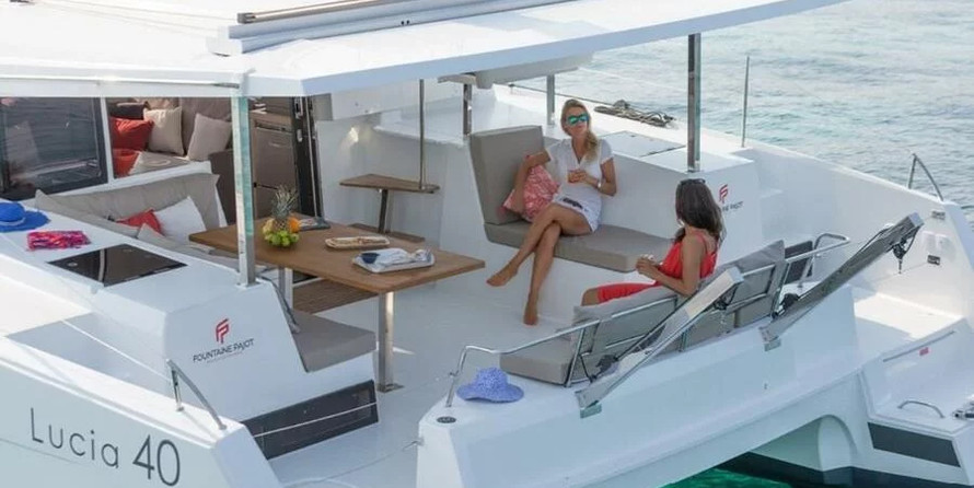 Fountaine Pajot Lucia 40