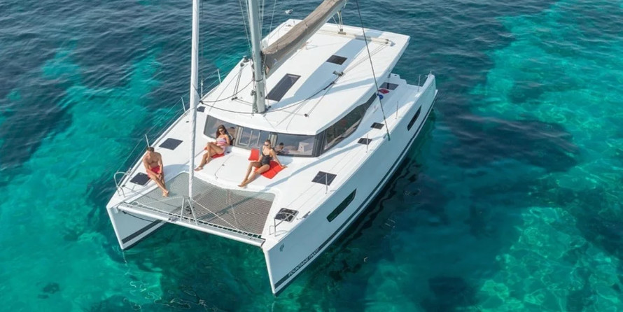 Fountaine Pajot Lucia 40