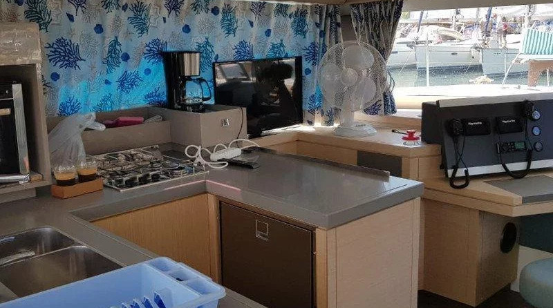 Fountaine Pajot Astréa 42