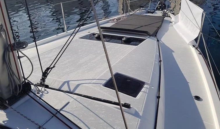 Sun Loft 47 - 6+1 cab.