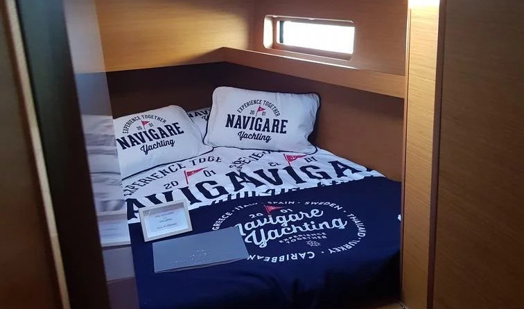 Sun Loft 47 - 6+1 cab.