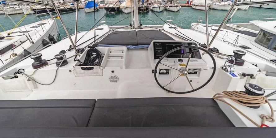 Lagoon 450 F