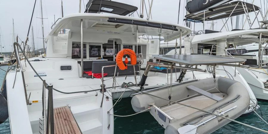 Lagoon 450 F