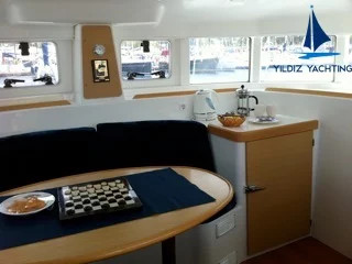 Lagoon 380 S2