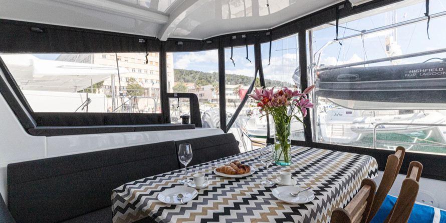 Lagoon 42 (2020) equipped with generator, A/C (sal