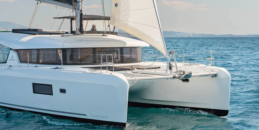 Lagoon 42 - 4 + 2 cab.