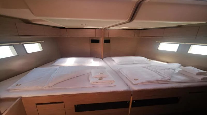Hanse 548