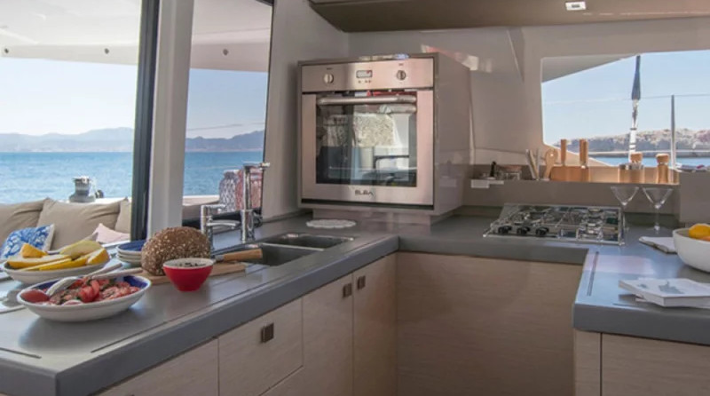 Fountaine Pajot Astréa 42