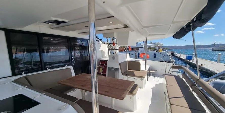Fountaine Pajot Astréa 42