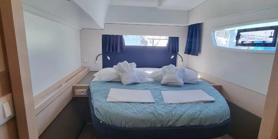 Fountaine Pajot Astréa 42