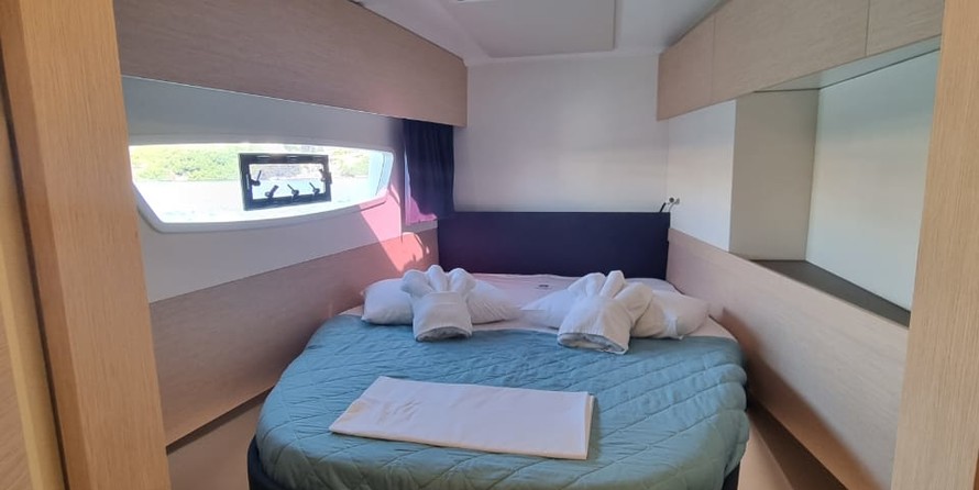 Fountaine Pajot Astréa 42