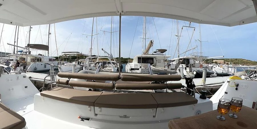 Fountaine Pajot Astréa 42
