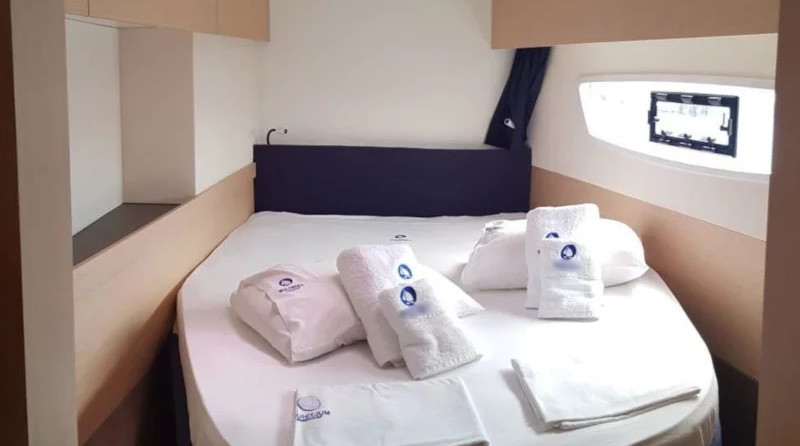 Fountaine Pajot Astréa 42