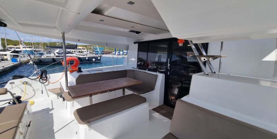 Fountaine Pajot Astrea 42