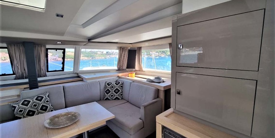 Fountaine Pajot Astrea 42