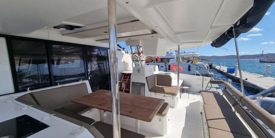 Fountaine Pajot Astrea 42