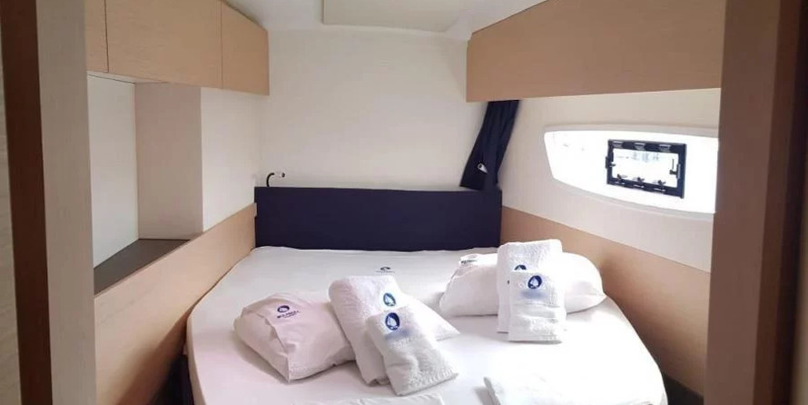 Fountaine Pajot Astrea 42