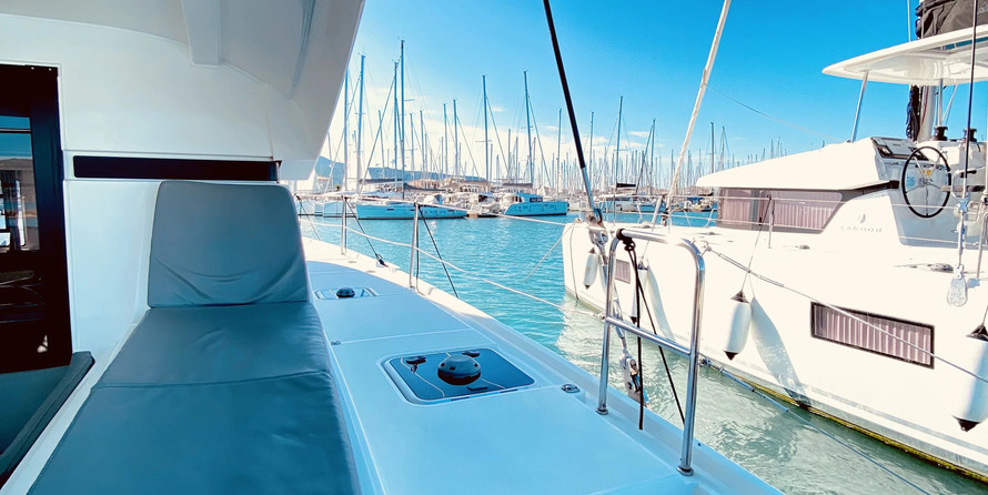 Lagoon 42